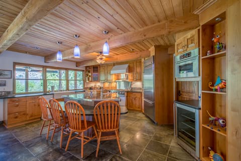 The Lazy Crane; A Luxury Cabin on the Kern River