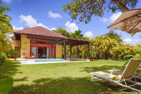 Slice of Heaven,  Romantic Bungalow for 2...