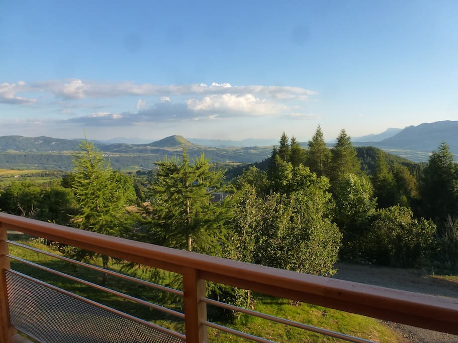 Vue depuis le balcon vers la vallée