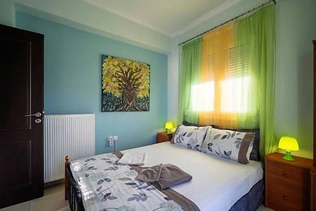Melisseus Art Bedroom
