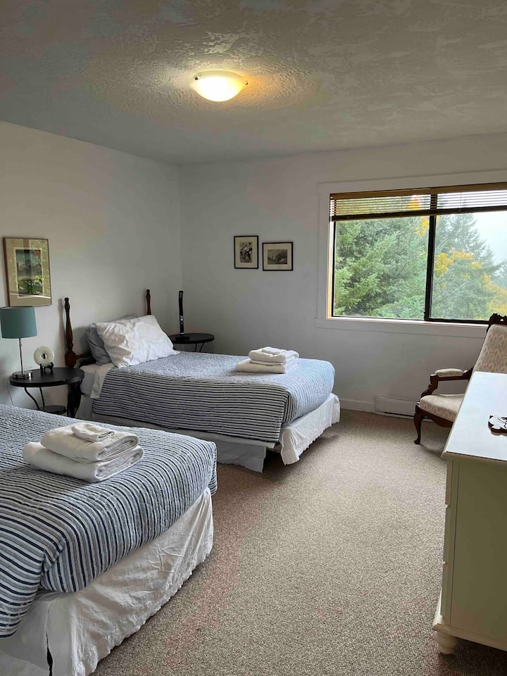 Një partner kaq i shkëlqyer në dhomën tonë të tretë të gjumit, kjo hapësirë është e bashkangjitur brenda dhe funksionon mirë për familjet. 