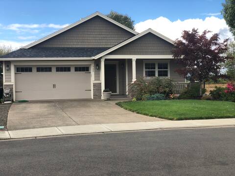 Molalla Bungalow