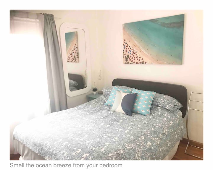 מריחים את הרוח מהאוקיינוס מחדר השינה (הפונה צפונה).