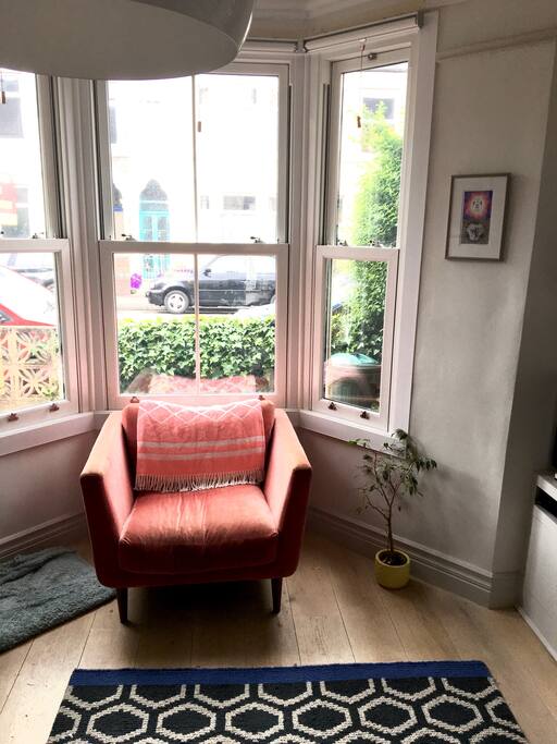 Lounge bay window