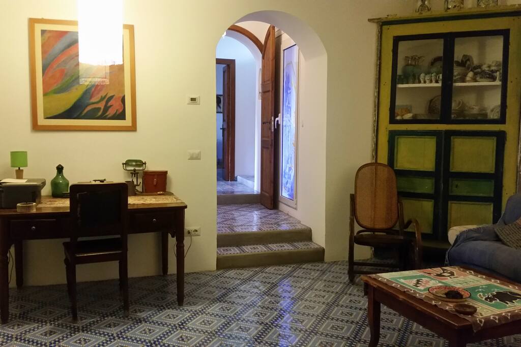 angoliera ed ingresso