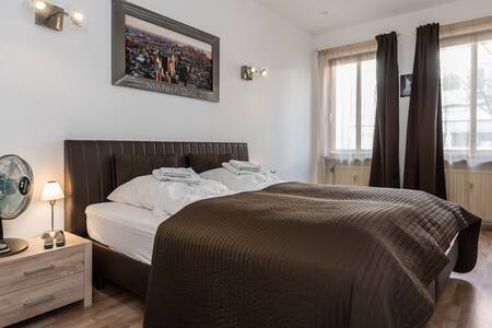 Quiet flat close to central station