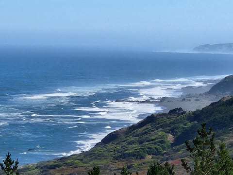 Wonderful views of the sea, forest and starry sky