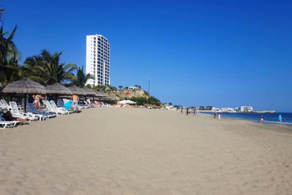 Playa privada a 100 metros del apartamento