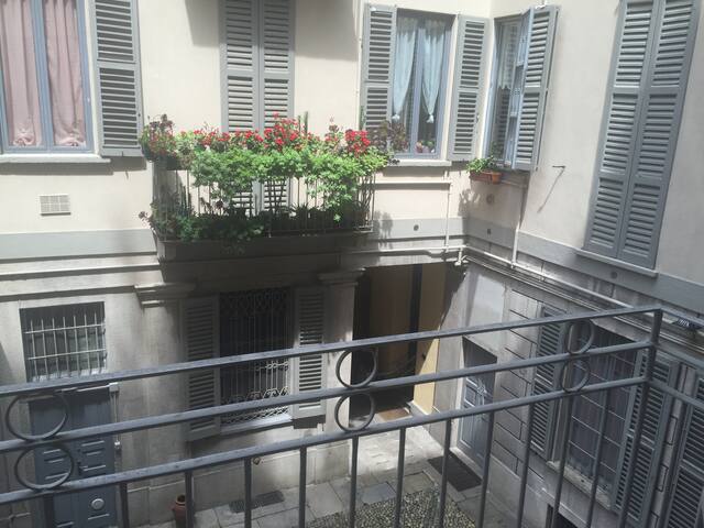 Duomo Jewel. Everything is brand new gallery image 5