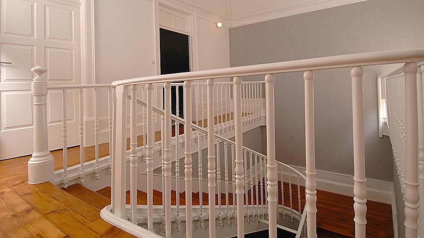 So Cool Hostel Porto managed Airbnb listing 3