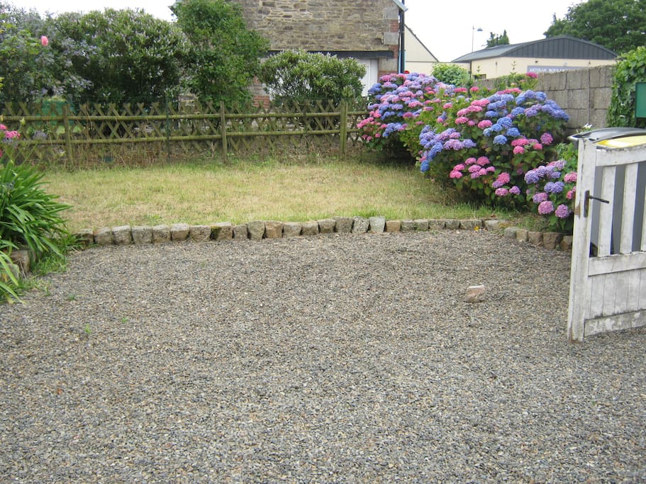 Courette et jardinet privés et fermés