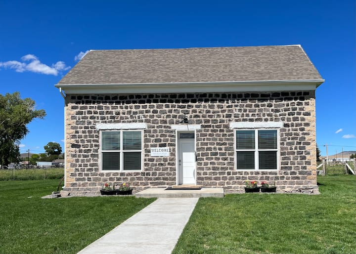 The 1898 Rock House