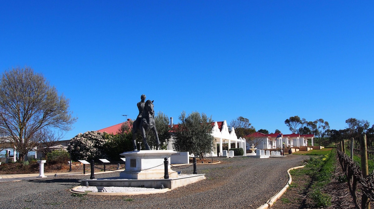 1837 Barossa Luxury Vineyard Cottage. S Australia