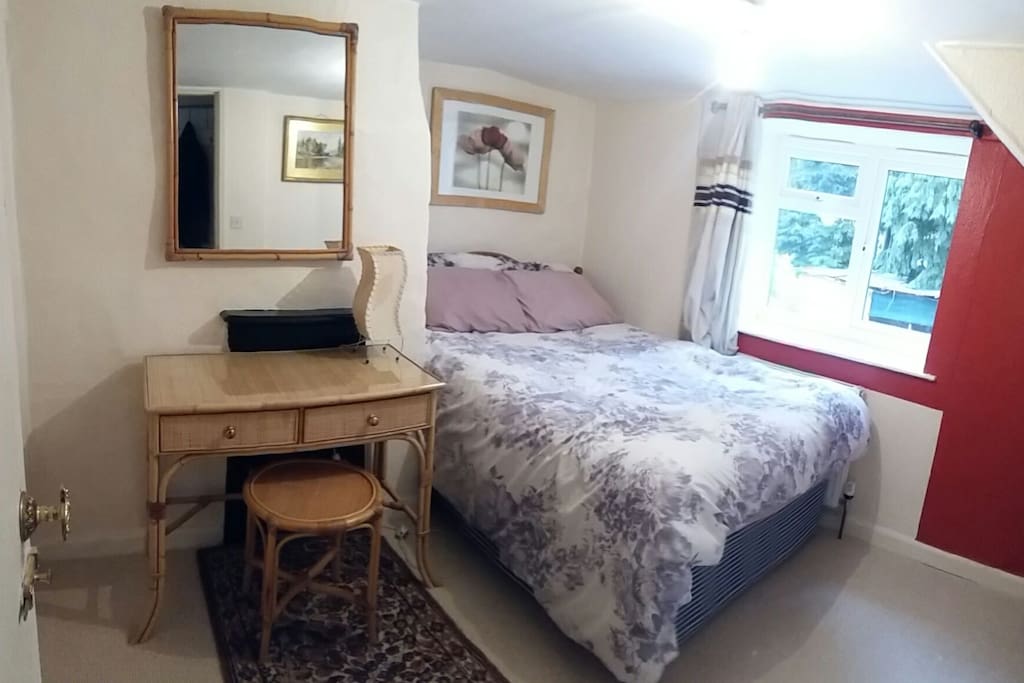 The 'Fox and feathers' room with radiator, USP ports and wifi