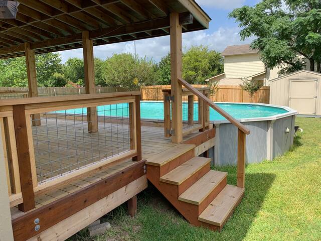 Beautiful, clean home w/ pool (unfurnished room)