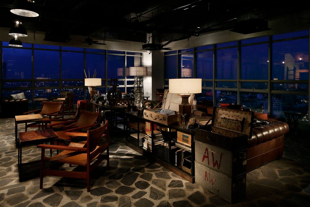 Lounge Area