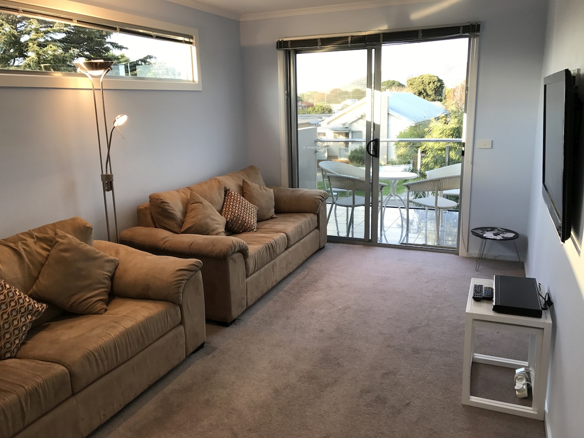 Popular Airbnb listing: Shellys Place in Rosebud