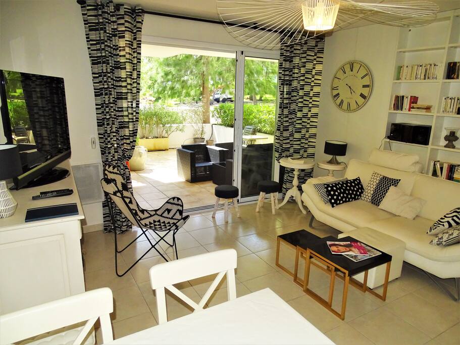 Séjour ouvert sur une superbe terrasse