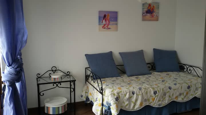 Двокреветна соба со кревет