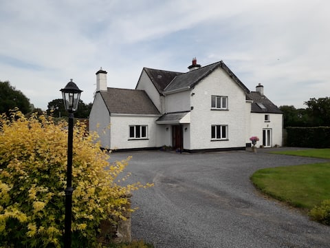 Wellfield Farmhouse,Idyllic setting & Amazing view