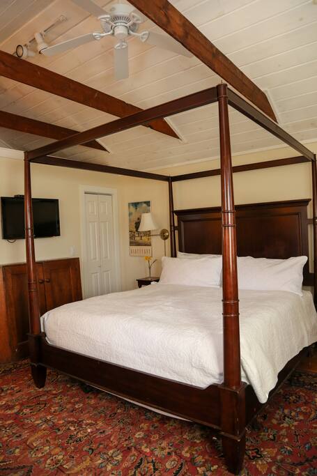Full Breakfast included King Bed