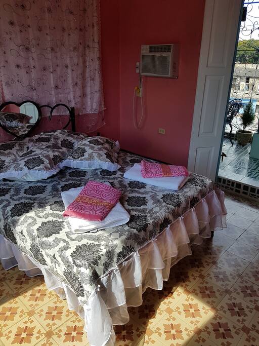 Makuuhuone 1/ El dormidorio 1/ The bedroom 1