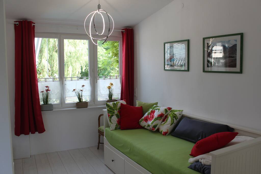 Eine der Schlafcouches