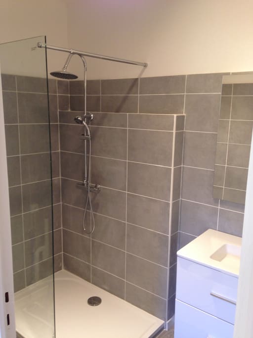 SALLE DE DOUCHE