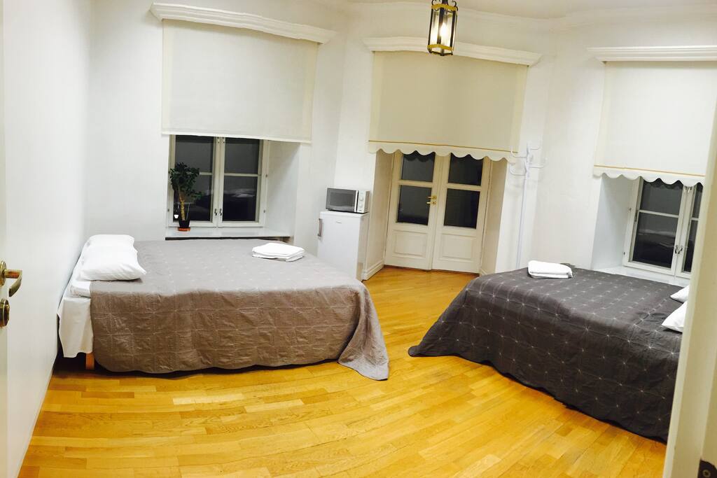 2 x DBL Beds + chairbed