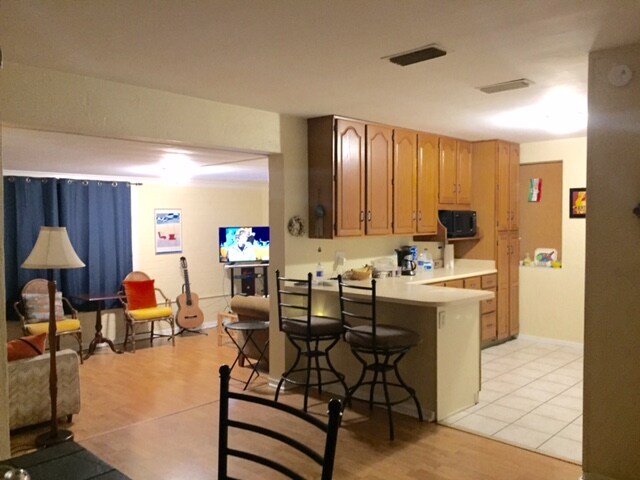 Off to the BEACH! Quiet, Safe,Pet friendly Home