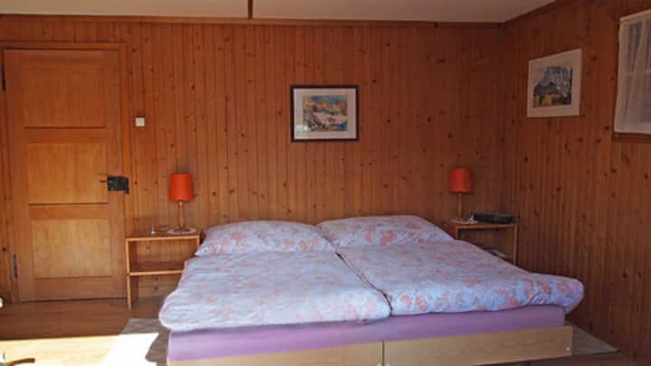 Dormitorio con 2 camas individuales