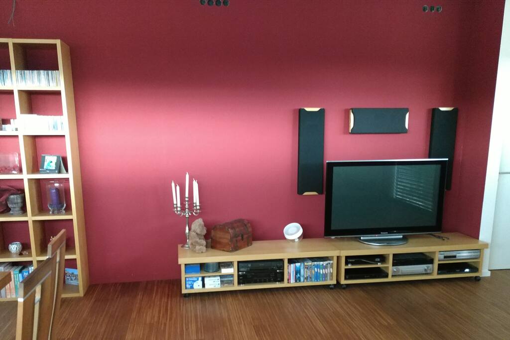Multimedia Anlage mit SAT-Anschluss, Full-HD TV
