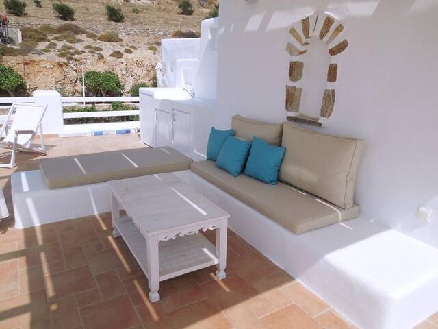 A house with stunning sea view gallery image 4