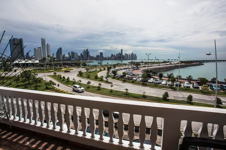 Full Bedroom + rooftop in Casco Viejo, oceanfront