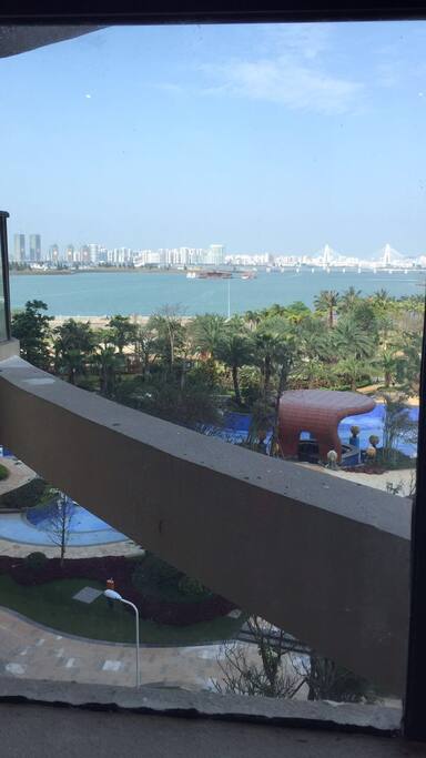 Sunny in good weather, beautiful scenery