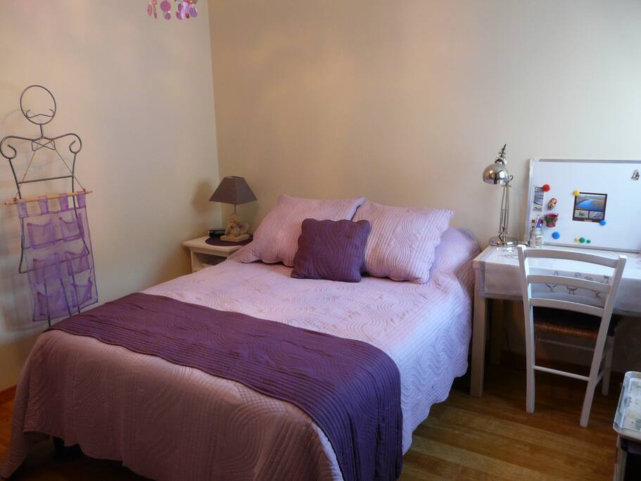 Chambre 1 -Maison Dolce Vita - voir 2ème annonce - lit 140 x 190
https://www.airbnb.fr/rooms/15432195?location=Beauvais