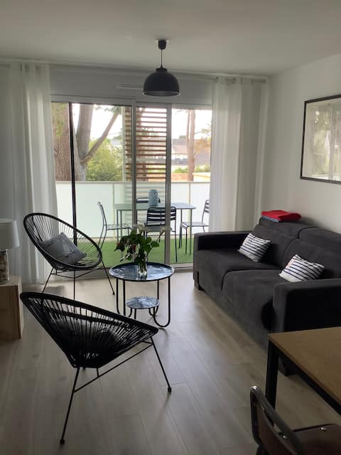 Popular Airbnb listing: Carnac large cozy apartment 2 people in Carnac