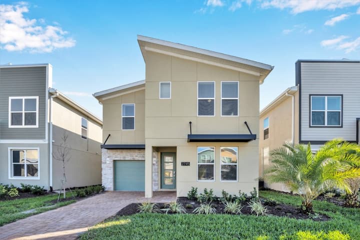A Dream In Kissimmee-6 Bedroom 5 Bath  Storey Lake - Kissimmee, FL