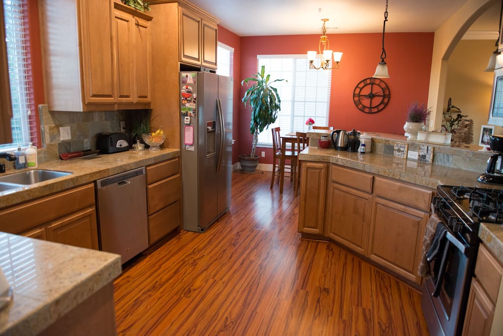 Large kitchen w/selection of teas and coffee