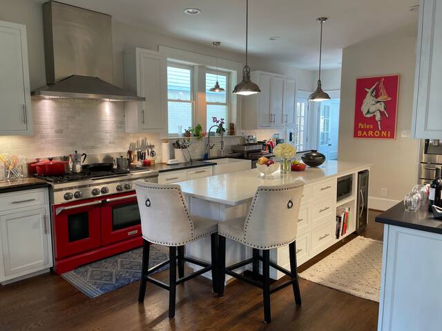 1920s Swiss Ave Historic District Cottage gallery image 3