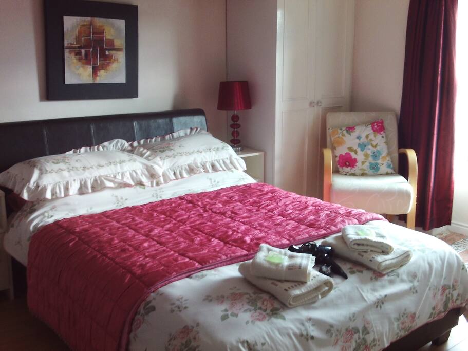Towels, toiletries and linen supplied.