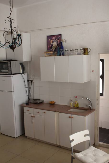 Fully equipped kitchen corner* There is all kitchen-ware for cooking.