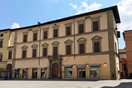 Top 20 holiday lettings citta di castello, holiday rentals ... Camino con televisore inserito