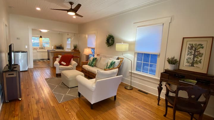 Cozy Southport Cottage - Southport, NC