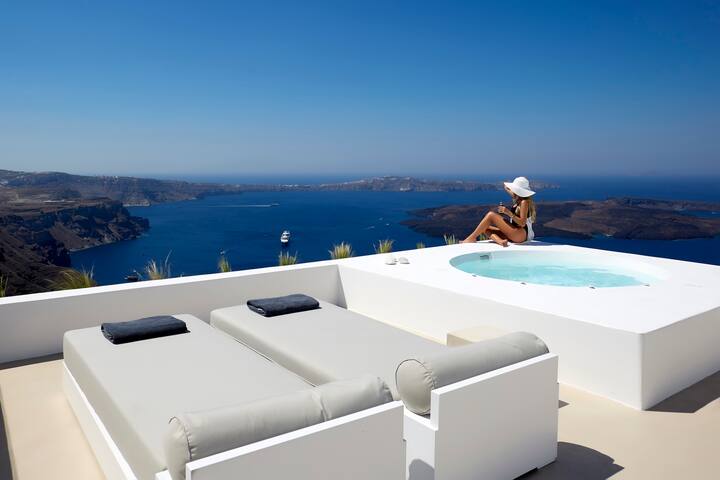 Olia Dome, 2 bedrooms, 2 jacuzzis and volcano view gallery image 2
