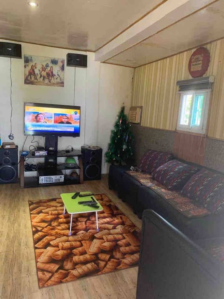 Private Room In A Beachfront Resort - Tagudin