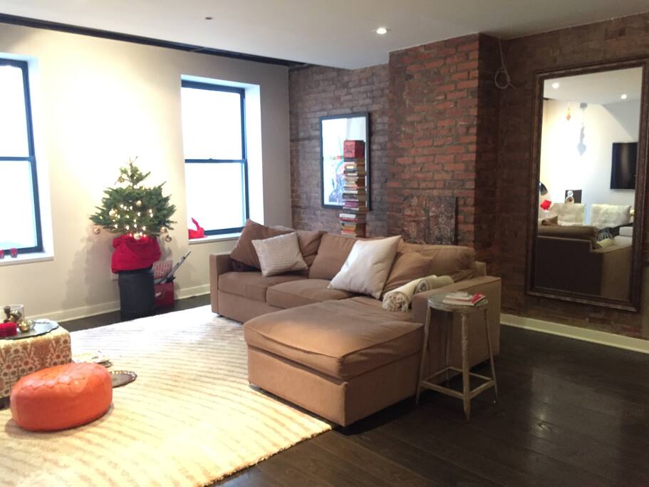 One side of the living room.