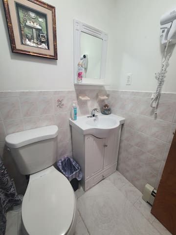 Joseph & Julia 3Br 2Br Guest House gallery image 4