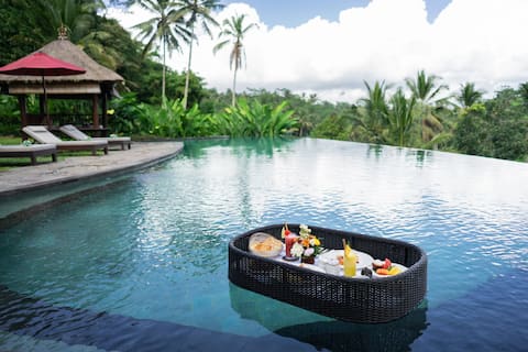 7-Bedroom Villa with Infinity Pool & Jungle Views