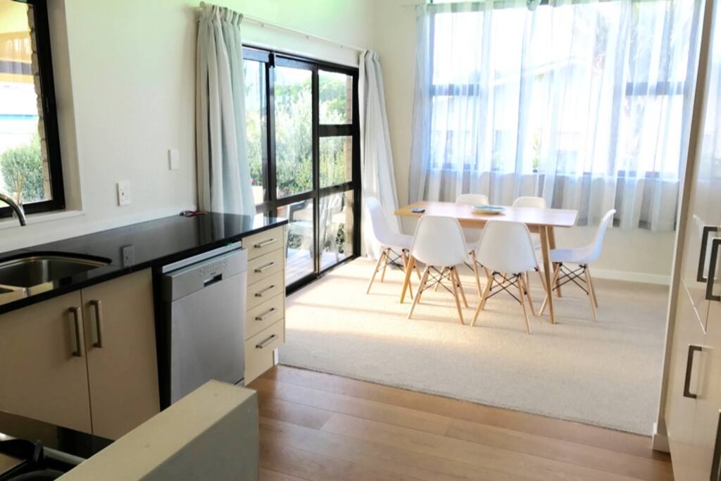 Open plan kitchen and dining room
